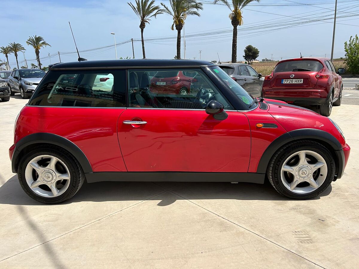 MINI COOPER 1.6 SPANISH LHD IN SPAIN 135000 MILES SUPERB LITTLE CAR 2005